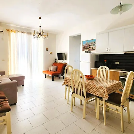 Geed Apartment *